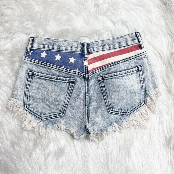 Bullhead Denim Co Women’s American Flag High Rise Denim Shorts Size 3 - Picture 1 of 5